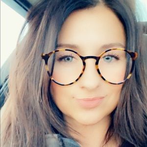 Meet your Posher, Letricia